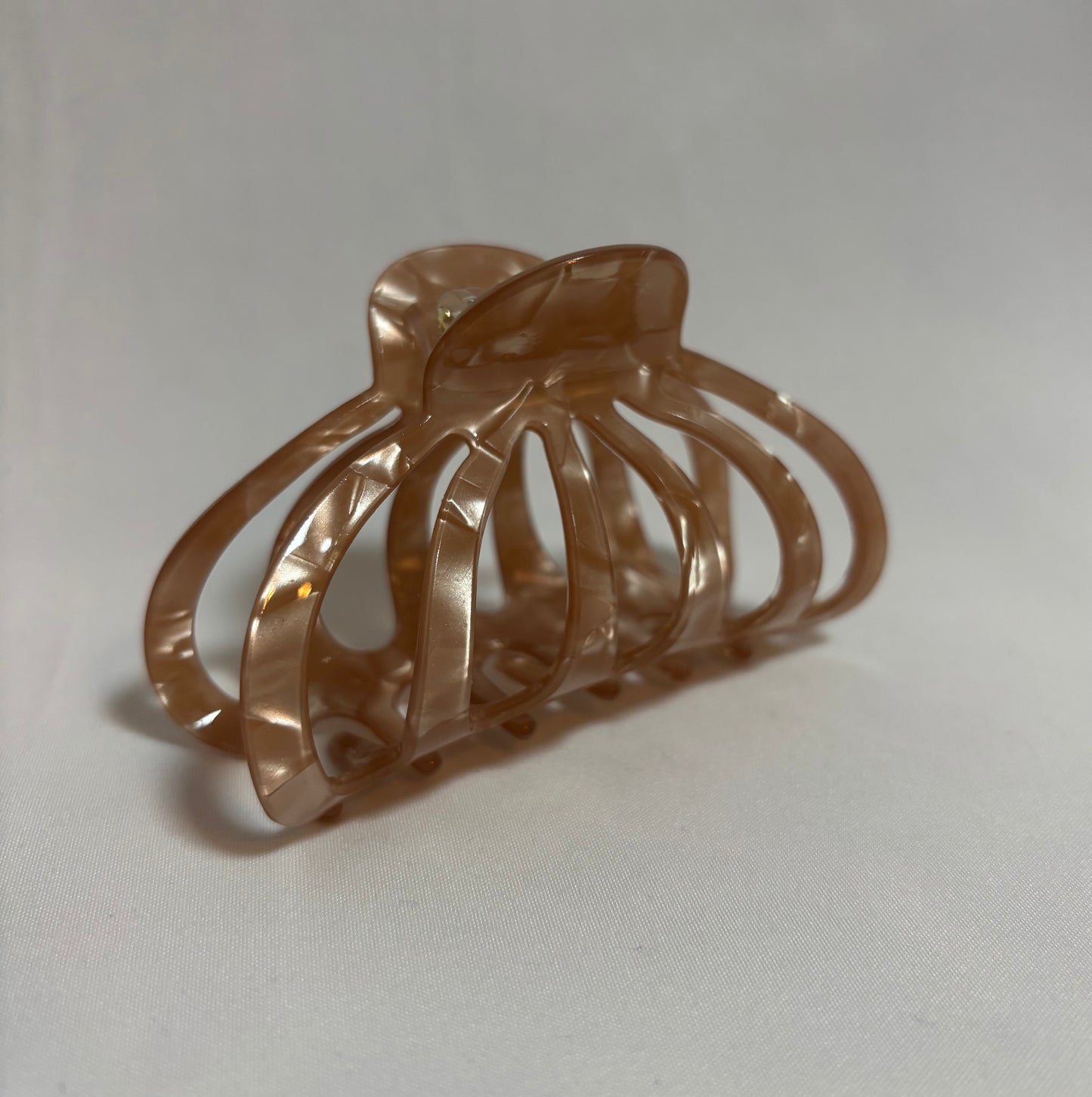 light brown claw clip