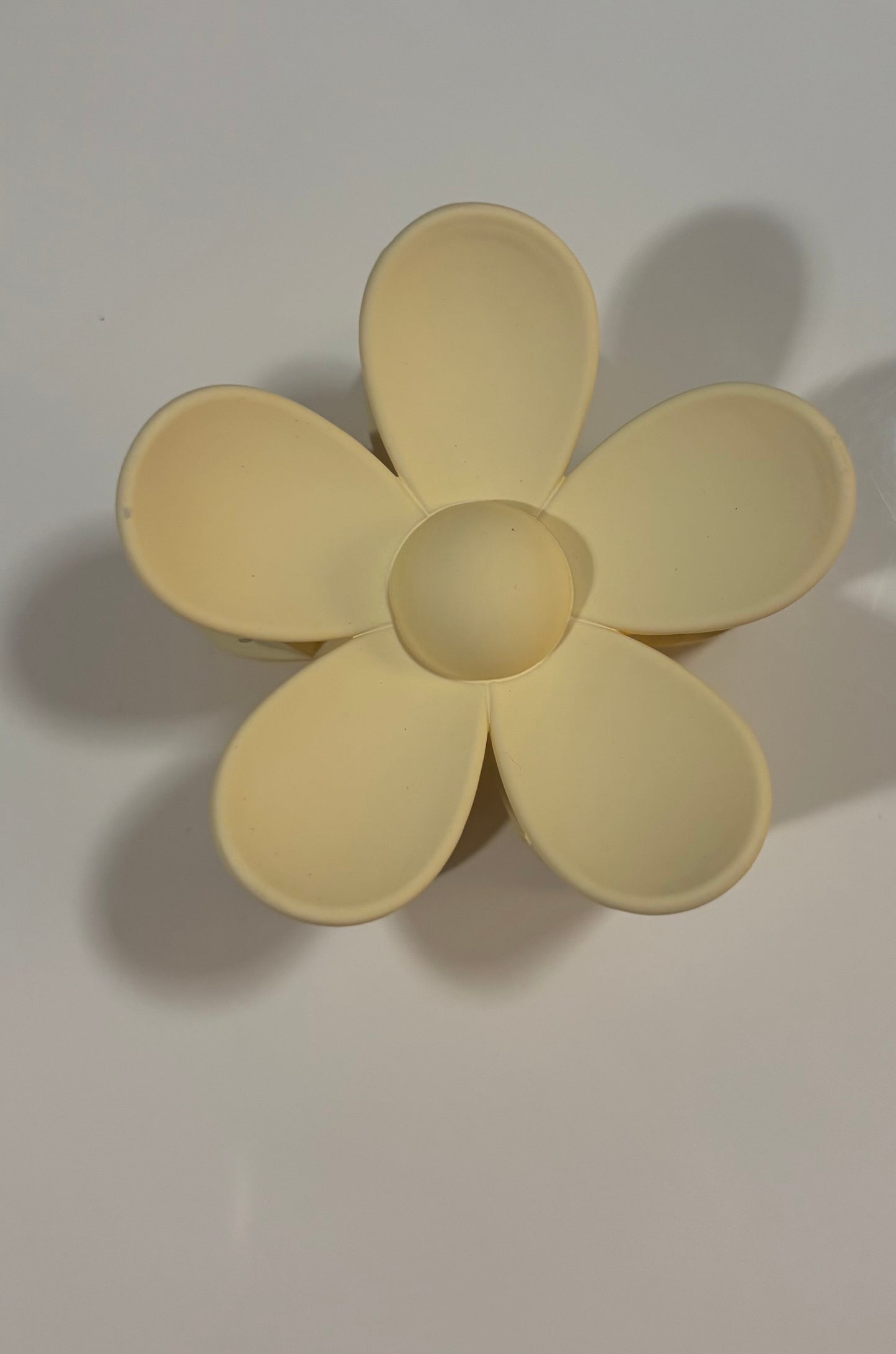 lemon drop flower claw clip