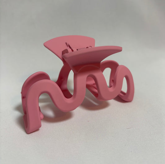 pretty in pink claw clip