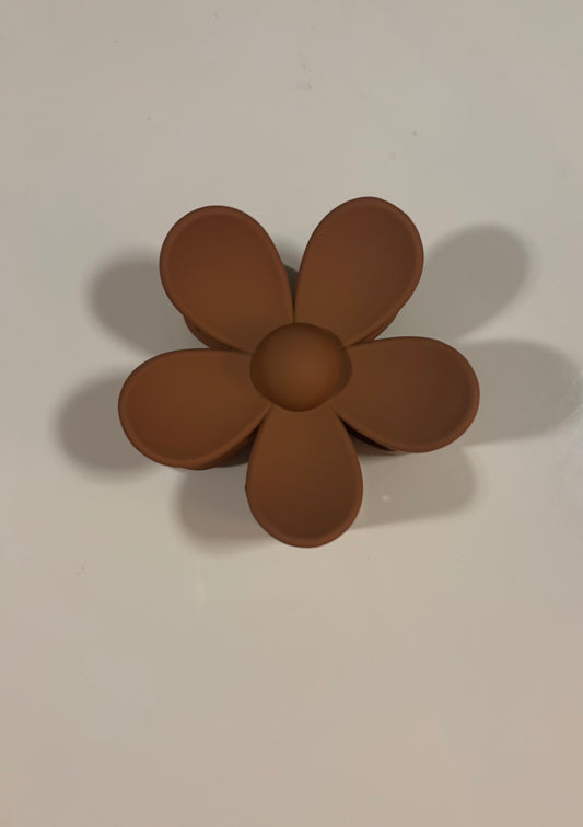 walnut flower claw clip
